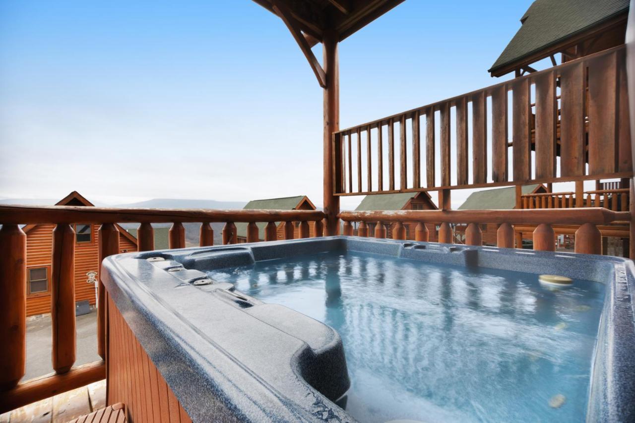 Livin High Villa Sevierville Exterior photo